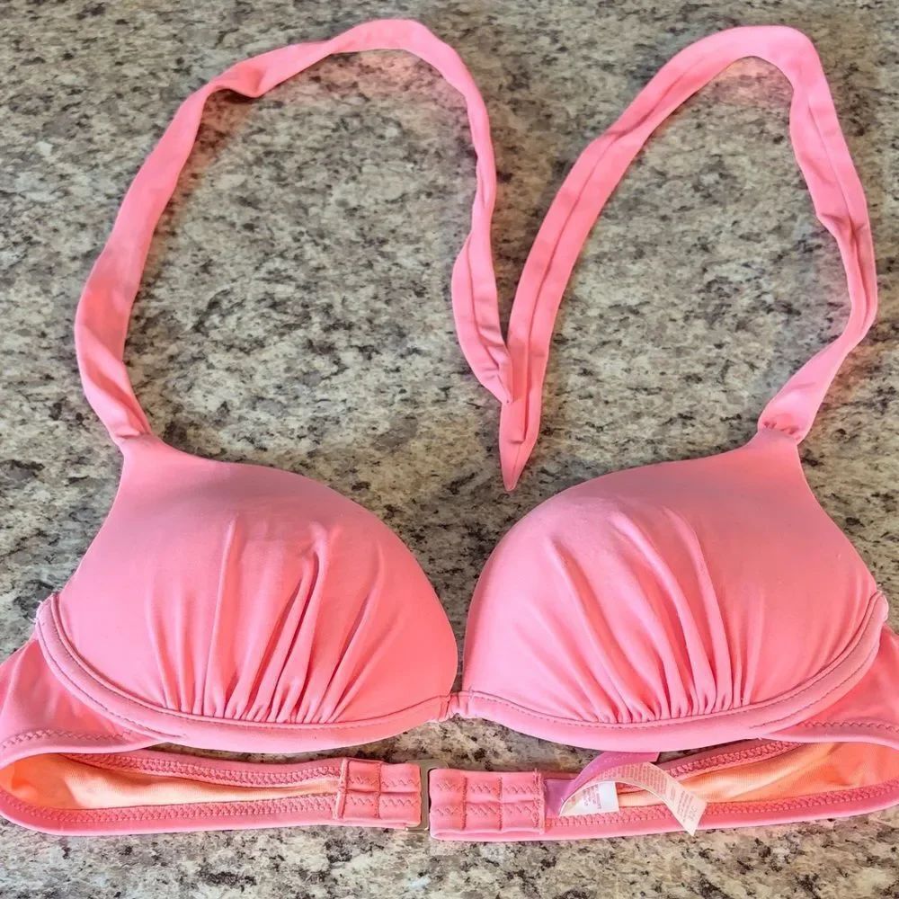 Victoria's Secret Light Pink Bikini Top Sz. 32C.  RB1